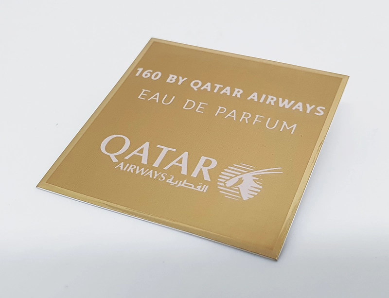 plaque alu qatar airways avec or brillant et or mat